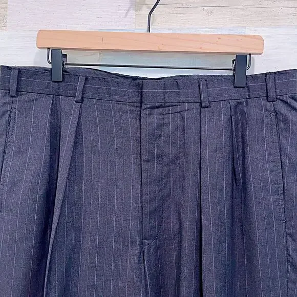 Southwick Bespoke Striped 3 Button Suit Gray Wool Mens 44R 36x31 Pleated Pants
